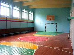 Школьник сломал шею на уроке физкультуры Школьник сломал шею на уроке физкультуры