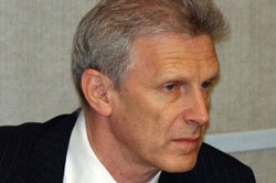 Фурсенко решил бороться «с экстремизмом» Фурсенко решил бороться «с экстремизмом»
