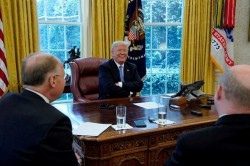 Трамп: посольство США в Израиле в этом году в Иерусалим не переедет Трамп: посольство США в Израиле в этом году в Иерусалим не переедет