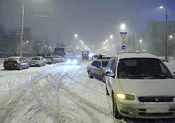 На московские парковки будут пускать по карточкам