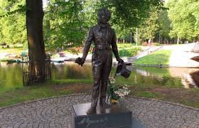 В Риге решили срочно перенести памятник Пушкину 