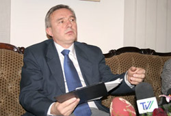 Молдавия высылает посла Румынии Молдавия высылает посла Румынии