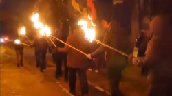 Во время факельного шествия в Славянске прогремел взрыв Во время факельного шествия в Славянске прогремел взрыв