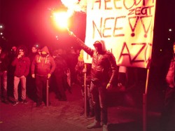 В Нидерландах разогнали митинг против приёма беженцев В Нидерландах разогнали митинг против приёма беженцев