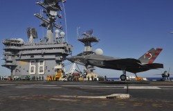 США испытали палубный истребитель F-35C