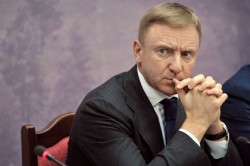 Ливанов обвинил главу РАН в лицемерии Ливанов обвинил главу РАН в лицемерии
