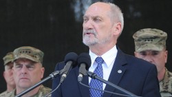 Польский министр обороны назвал Россию главной угрозой миру Польский министр обороны назвал Россию главной угрозой миру