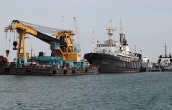 Корабль ФСБ будет охранять буровые платформы в Чёрном море