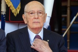 Президент Италии уходит в отставку Президент Италии уходит в отставку