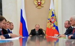 Путин: «Российская экономика вышла из кризиса» Путин: «Российская экономика вышла из кризиса»