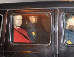 У Брейвика нашли гигантскую бомбу У Брейвика нашли гигантскую бомбу