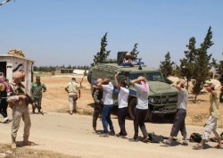 В Алеппо десятки боевиков сдались властям В Алеппо десятки боевиков сдались властям