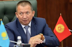 Президент Киргизии уволил главу Минобороны Президент Киргизии уволил главу Минобороны