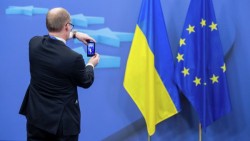 Украинские СМИ призвали ЕС отказать Киеву в безвизовом режиме Украинские СМИ призвали ЕС отказать Киеву в безвизовом режиме