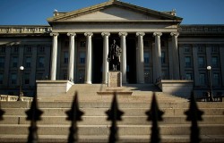 Вашингтон расширил санкции против Ирана Вашингтон расширил санкции против Ирана