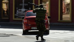 В Донбассе вводят военное положение В Донбассе вводят военное положение