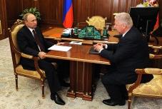 Путин поддержал идею о приоритете зарплат перед другими платежами Путин поддержал идею о приоритете зарплат перед другими платежами