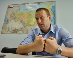 Навальный отрицает поддержку из-за рубежа Навальный отрицает поддержку из-за рубежа
