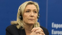 Лё Пен не исключила признание Францией Крыма Лё Пен не исключила признание Францией Крыма