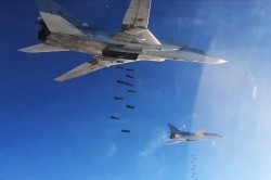 Российские бомбардировщики нанесли удар по ИГ Российские бомбардировщики нанесли удар по ИГ