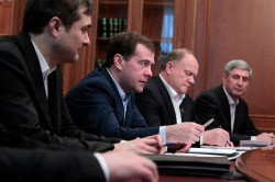 Дмитрий Медведев: «Ситуация с занятостью остается сложной» Дмитрий Медведев: «Ситуация с занятостью остается сложной»