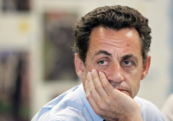 Саркози помещён под стражу