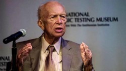Сергей Хрущёв: Россия не сравнится по своей мощи с США Сергей Хрущёв: Россия не сравнится по своей мощи с США