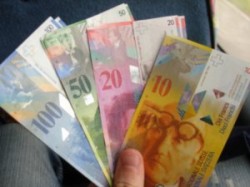 Швейцария привязала франк к евро