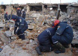 Во Владивостоке рухнула стена завода