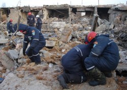 Во Владивостоке рухнула стена завода Во Владивостоке рухнула стена завода