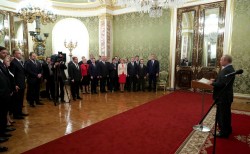 Путин поблагодарил правительство за работу Путин поблагодарил правительство за работу