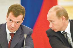 Путин прописал Медведева в законе Путин прописал Медведева в законе