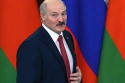 ЕС приостановил санкции против Лукашенко