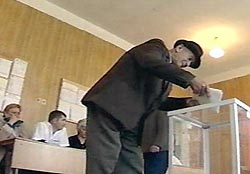 Южная Осетия отпразднует выборы в Госдуму референдумом Южная Осетия отпразднует выборы в Госдуму референдумом