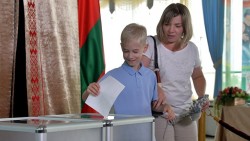 В парламент Белоруссии прорвалась оппозиция В парламент Белоруссии прорвалась оппозиция