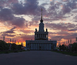 Над Москвой нависли тучи Над Москвой нависли тучи