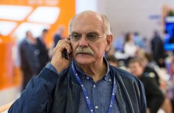 Михалков покидает попечительский совет Фонда кино Михалков покидает попечительский совет Фонда кино