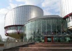 Россия требует от ЕСПЧ отказать ЮКОСу Россия требует от ЕСПЧ отказать ЮКОСу