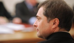 Сурков опроверг свое возвращение в Кремль Сурков опроверг свое возвращение в Кремль