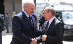 Путин и Лукашенко обсудили товарооборот Путин и Лукашенко обсудили товарооборот