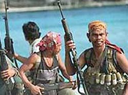 Сомалийские пираты захватили двух русских моряков Сомалийские пираты захватили двух русских моряков
