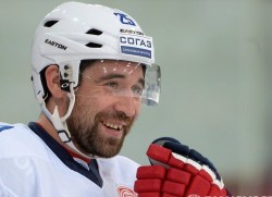 Зарипова отстранили от хоккея на два года Зарипова отстранили от хоккея на два года