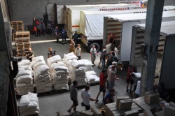 В Донбасс прибыл 39-й гумконвой МЧС России В Донбасс прибыл 39-й гумконвой МЧС России