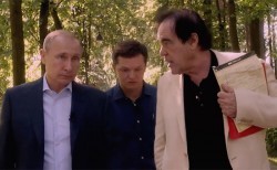 Оливер Стоун: Путин думает как шахматист Оливер Стоун: Путин думает как шахматист