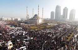 Грозный митингует против религиозных карикатур Грозный митингует против религиозных карикатур