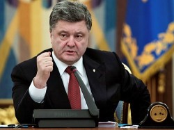 Порошенко поручил прекратить грузовое сообщение с Крымом