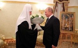 Путин поздравил Патриарха Кирилла с днём рождения Путин поздравил Патриарха Кирилла с днём рождения