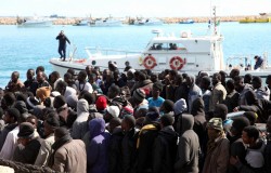 Около 400 беженцев погибли у берегов Италии