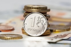 Рубль продолжает дешеветь Рубль продолжает дешеветь