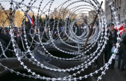 Штурм администрации в Донецке отменяется Штурм администрации в Донецке отменяется